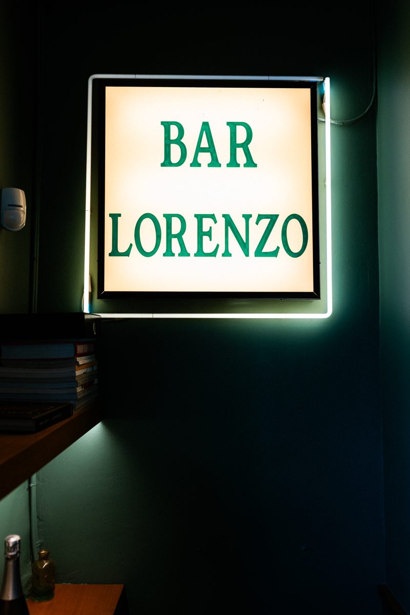 Cartel de neón de Bar Lorenzo